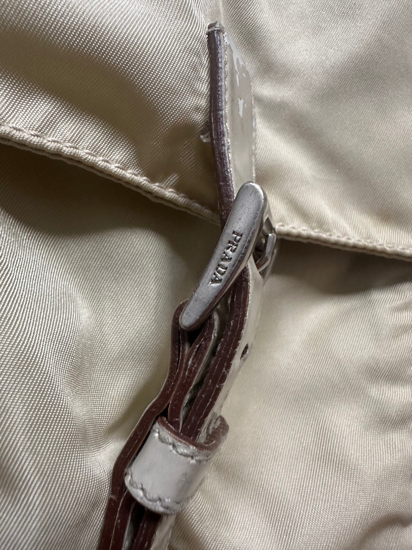 Prada messenger beige large