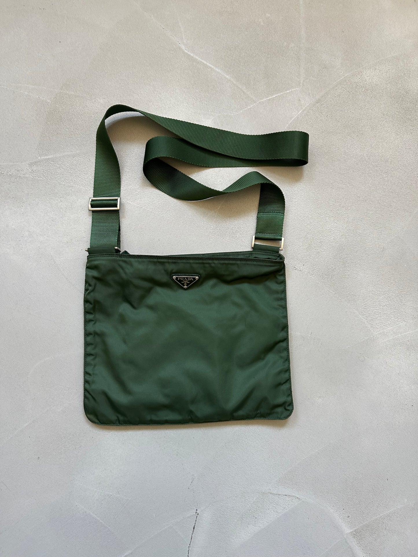 Prada shoulderbag pinegreen